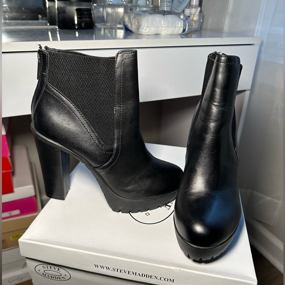 Steve Madden black heeled booties